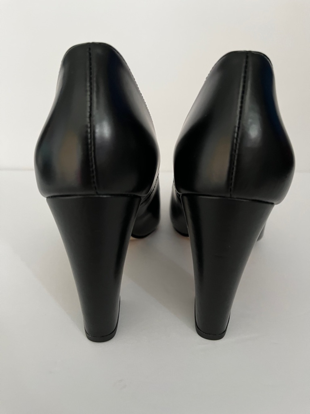 Michael Kors Gloria Kiltie Fringe Leather Pumps in Black with Gold-Tone Buckle - Picture 7 of 15
